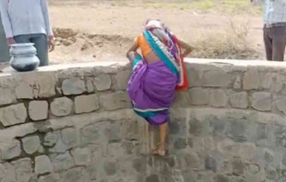 TRAGEDIJA: Pronađeno 35 tela posle urušavanja bunara u hramu u Indiji