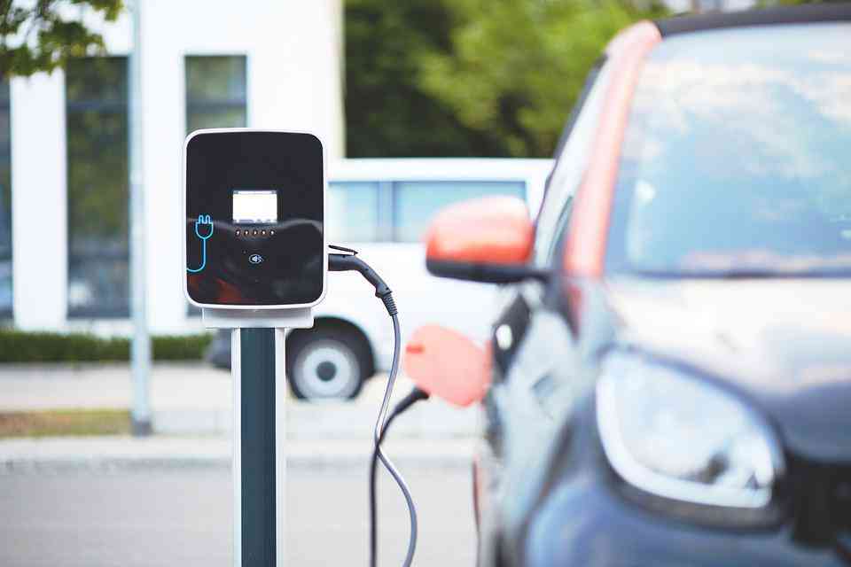 KLJUČNI DEO ELEKTRIČNIH AUTOMOBILA: General Motors najavio ulaganje do 650 mil USD za <span style='color:red;'><b>rudarenje litijuma</b></span>