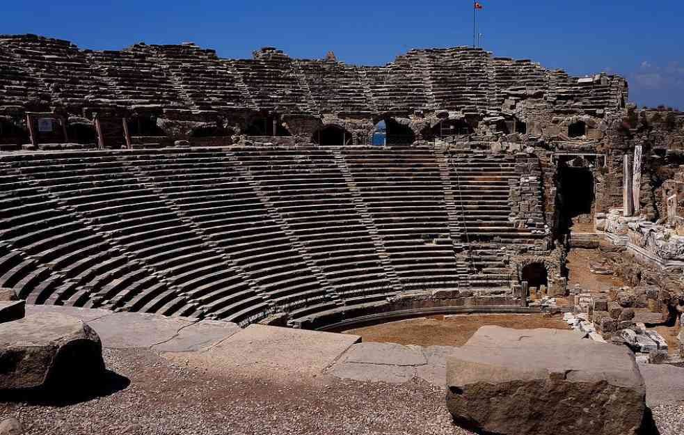 PRVA PREDSTAVA NAKON 1690 GODINA: Obnovljeno drevno pozorište u Turskoj