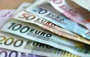 Evro u <span style='color:red;'><b>ponedeljak</b></span> 117,28 dinara