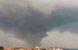 <span style='color:red;'><b>Tornado</b></span> u Zrenjaninu: Da li bi mogao biti češći u Srbiji? (VIDEO)
