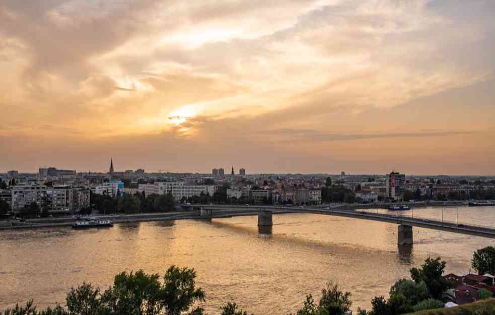 Stajala je 60 godina: Zašto je pala nadstrešnica?