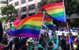 PARADA PROTEKLA MIRNO: U Pragu učestvovalo 60.000 ljudi na LGBT ‘Paradi ponosa’