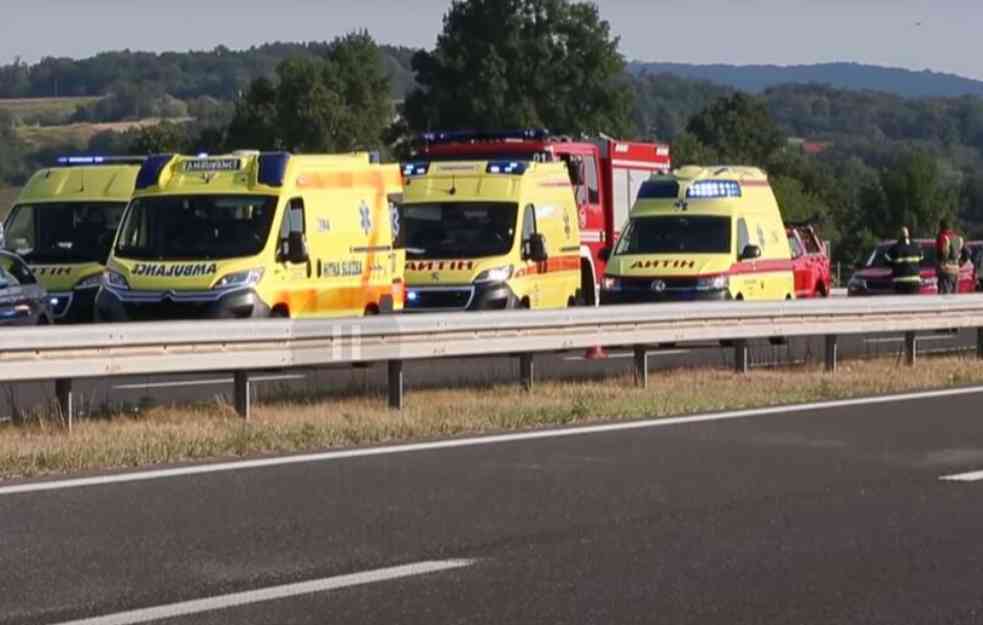 AUTOBUS SA MUZIČARIMA SLETEO SA AUTOPUTA: 13 ljudi izgubilo život, povređeno još 29