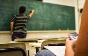 JOŠ JEDNA ŠKOLA SE PRIDRUŽILA AKCIJI: U ovoj osnovnoj školi u Srbiji od 1. novembra je zabranjeno nošenje mobilnih telefona