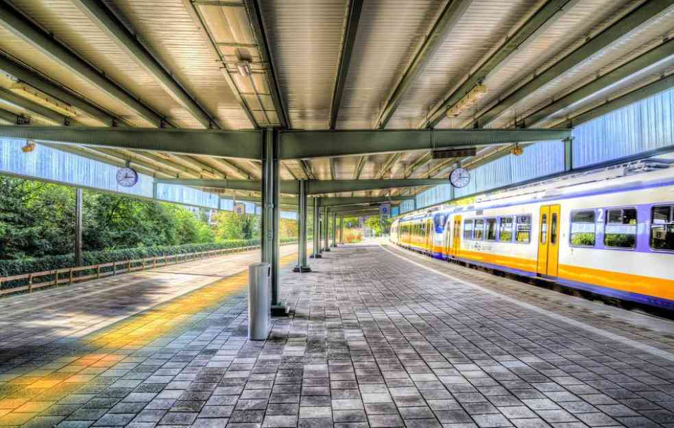 BORE SE ZA SVOJA PRAVA: Železnički saobraćaj iz Amsterdama obustavljen zbog štrajka železničara