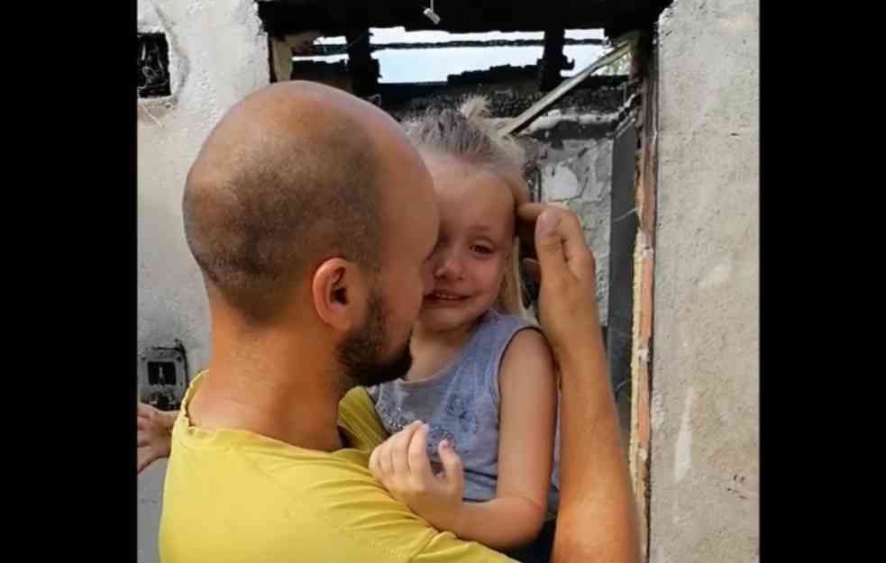 POTRESNA PRIČA IZ ALEKSANDROVA: Porodici Stanković je izgorela kuća, a njihove bliznakinje na zgarištu traže svoje igračke (VIDEO)