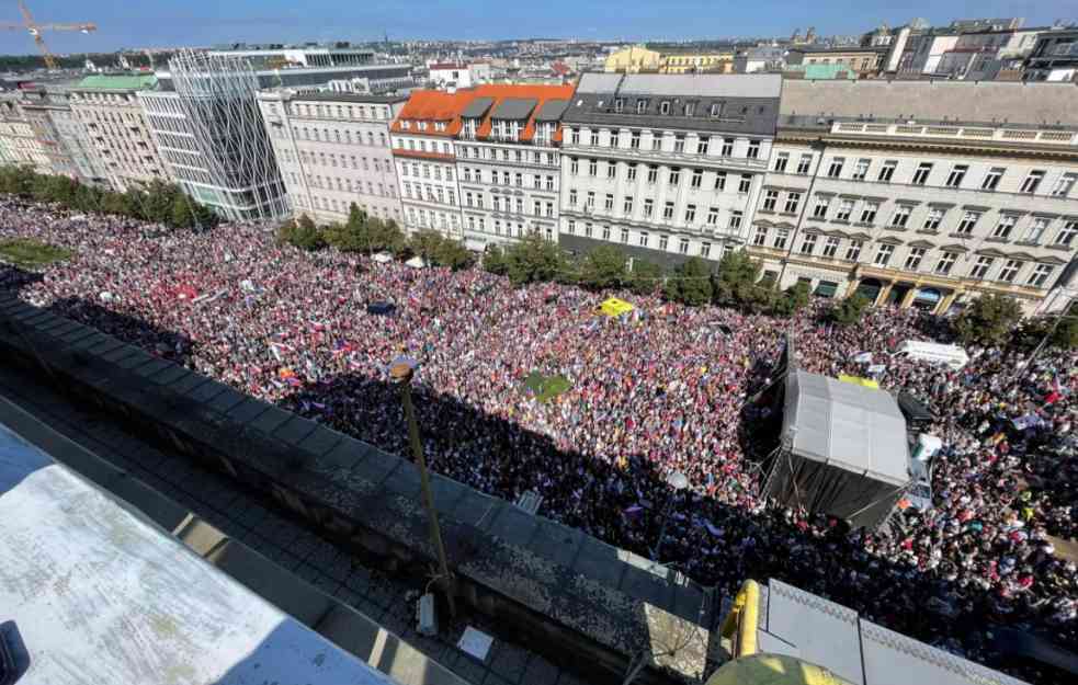 MASOVNI PROTESTI U ČEŠKOJ: Neće Evropsku uniju, već vojnu neutralnost i ruski gas