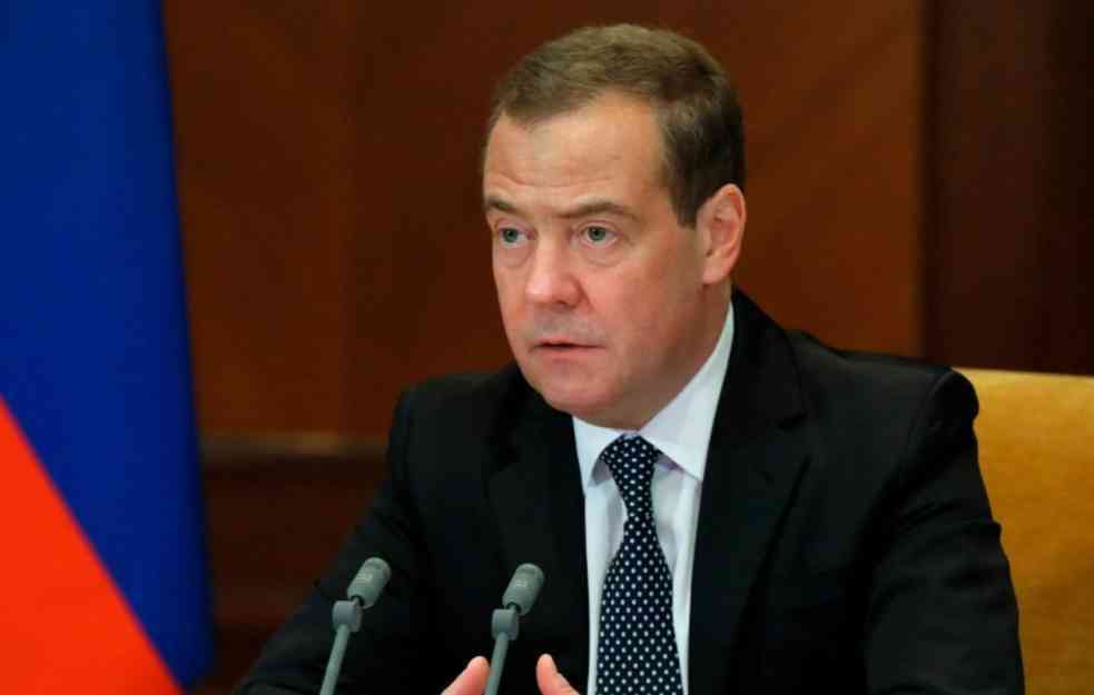 MEDVEDEV: Nemačka nas je neprijateljskim ponašanjem naterala da prekinemo isporuku gasa