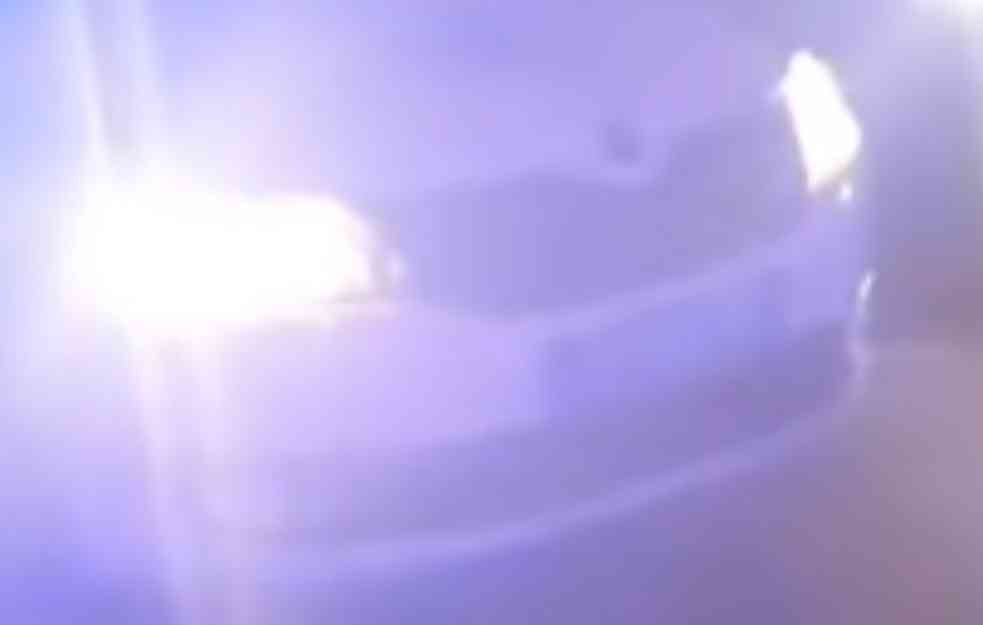 NA PEŠAČKOM PRELAZU U ZEMUNU UDARENO DETE SA OCEM: Vozač pokušao da pobegne (VIDEO)