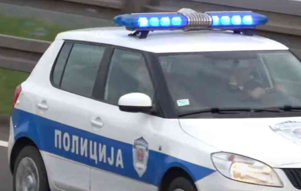 Majka sa detetom zapomagala za pomoć u Ruzvaltovoj, policijska patrola pomogla