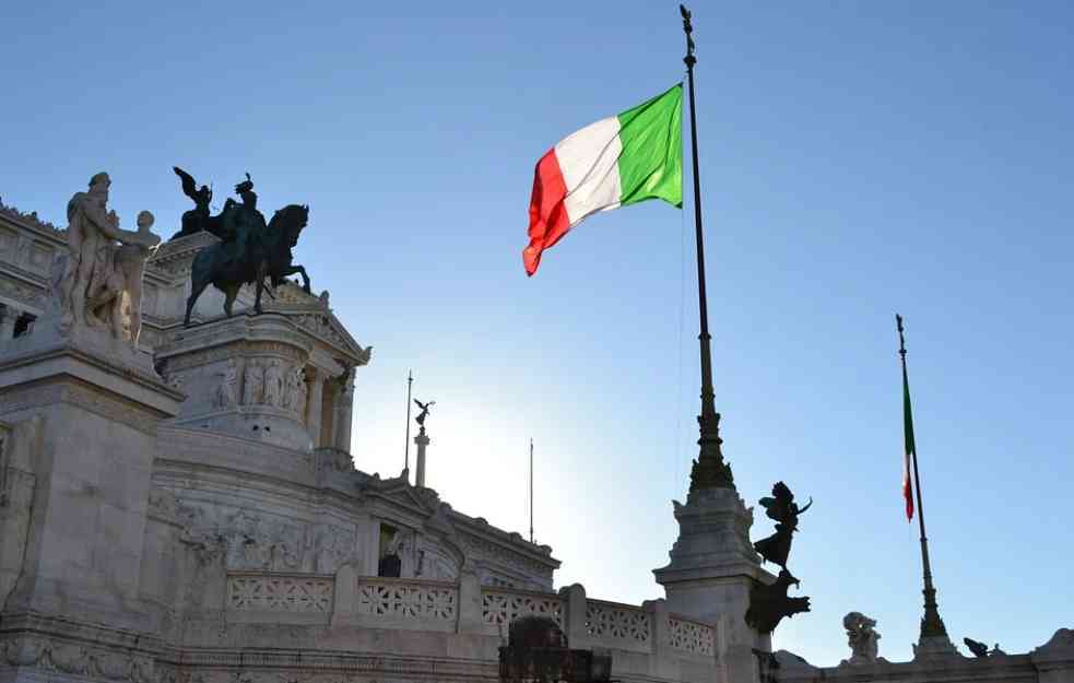 ITALIJA U KOLAPSU : Proglasila vanredno stanje zbog priliva migracija