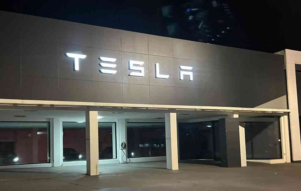 Kompanija Tesla povlači 1,1 milion automobila iz Amerike zbog ovog defekta (VIDEO)