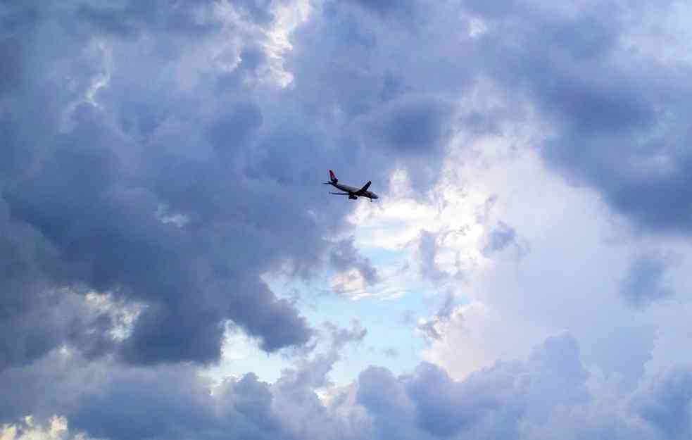 JAK VETAR NA PRIMORJU: Zbog olujnog vetra letovi iz Tivta preusmereni na Podgoricu
