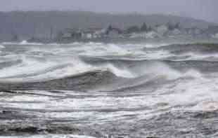 KANADA U PANICI: „Fiona“ stigla do Kanade, udari vetra jačine uragana