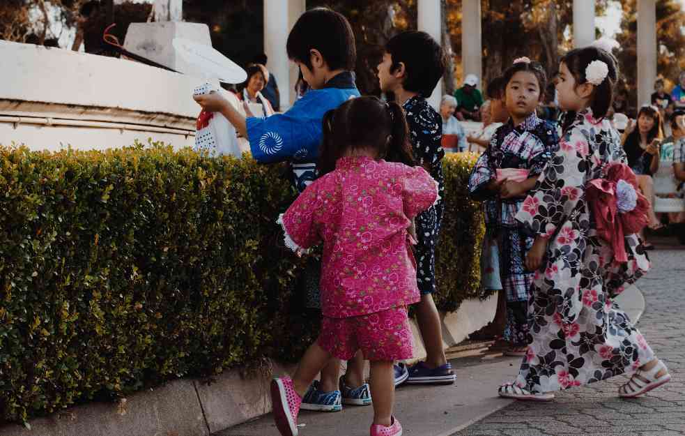Vrtić u Japanu uči decu kako da koristeTRUBU U AUTU!  ZBOG VAŽNOG RAZLOGA