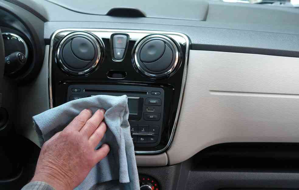 BAKTERIJA IMA I U AUTOMOBILIMA: Većina vozača čisti auto jednom u tri meseca