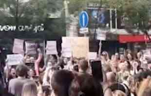 Protest u organizaciji Ženske solidarnosti se okupio  na Terazijama