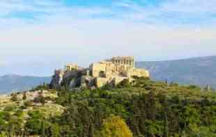 TRAGEDIJA U GRČKOJ: <span style='color:red;'><b>Turistkinja</b></span> poginula nakon pada sa litice na Akropolju u Atini
