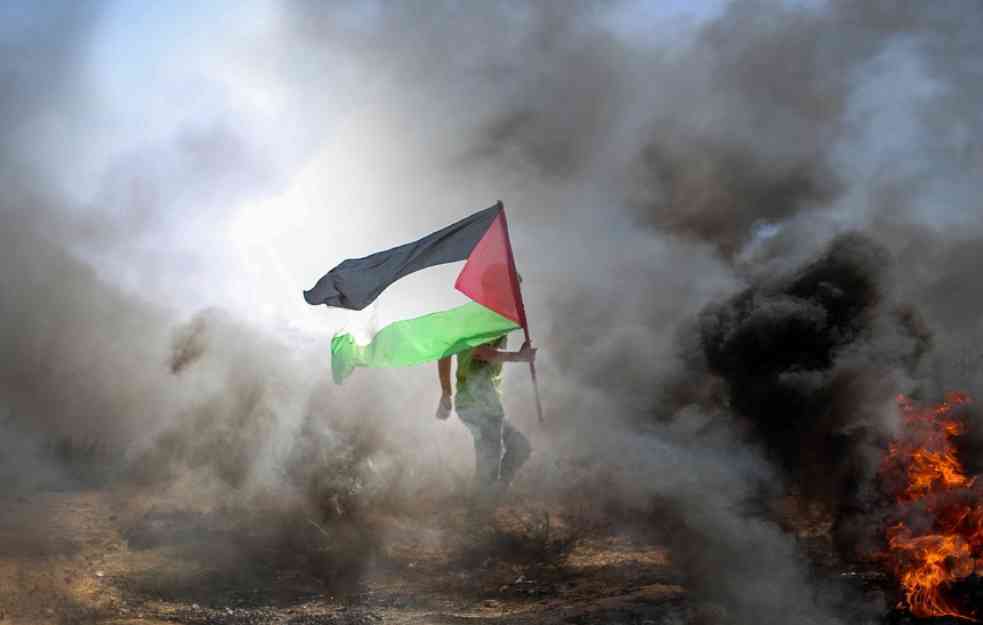 VOJNICI BRUTALNO RANILI DETE U STOMAK: Preminuo palestinski dečak kog su izraelski vojnici ranili