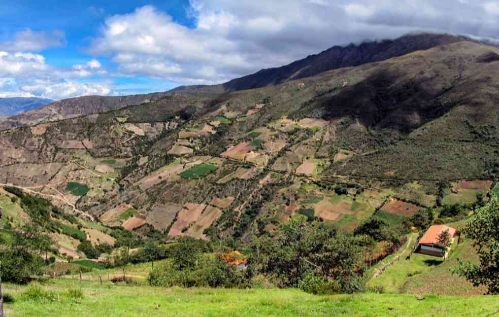 IGRALI SE SA KLIMOM PA NADRLJALI: U odronu u Venecueli 36 mrtvih, 56 nestalih