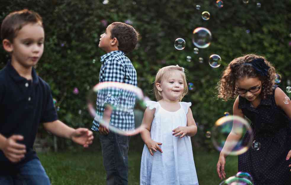 Kako pomoći roditeljima: Više dece, više radosti, ali i mnogo troškova