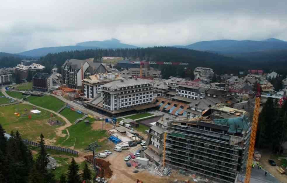 Kopaonik razara urbanistički haos iako je nacionalni park, a evo i kako to izgleda u praksi (FOTO, VIDEO)
