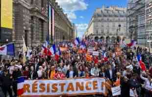 HAOS U FRANCUSKOJ : Protesti na sve strane zbog penzione <span style='color:red;'><b>reforme</b></span>