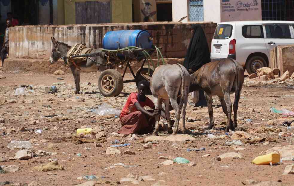 U napadu na hotel u južnoj Somaliji, devet mrtvih i 47 ranjenih