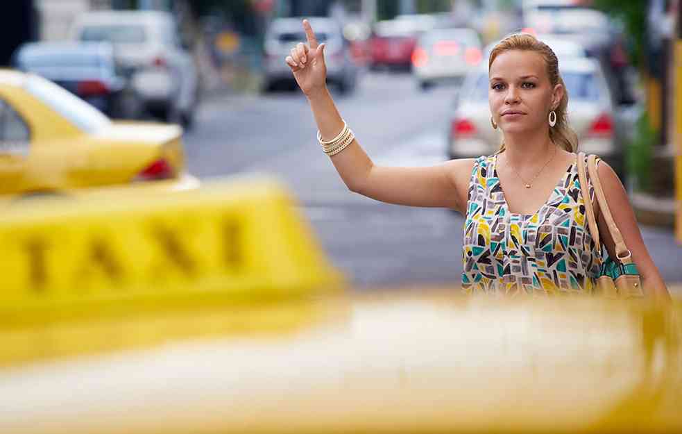 SLEDI LI POVEĆANJE USLUGA? Taksisti u Beogradu traže veću cenu usluga do 30% zbog poskupljenja goriva