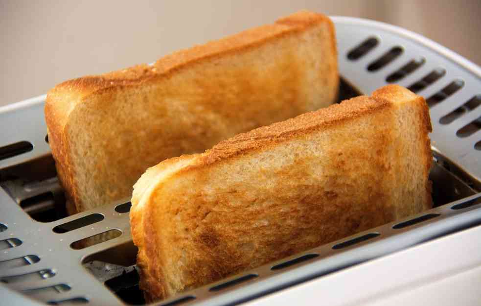 SLANA TORTA SA TOST HLEBOM : Recept koji je po meri domaćica bez imalo muke