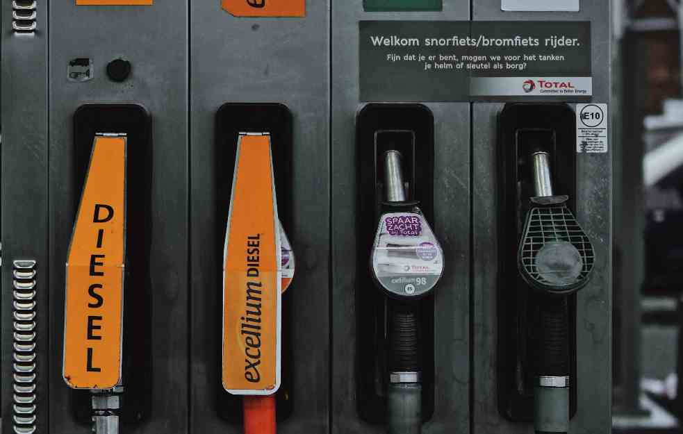Cena auto-gasa u Austriji skoro 3 evra