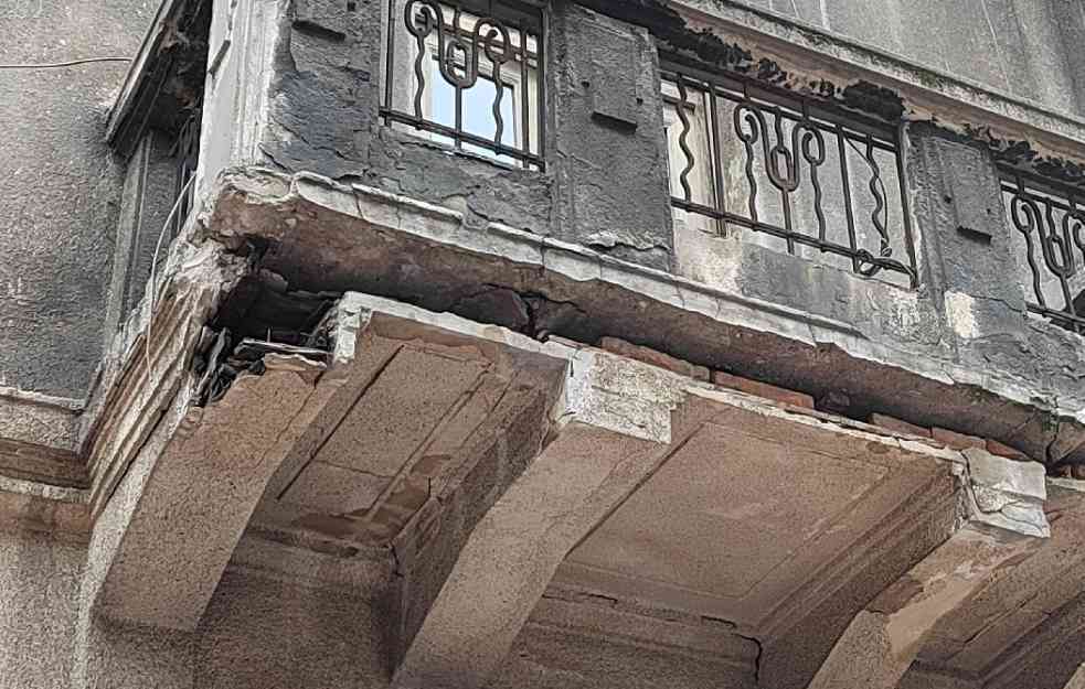 Stare fasade u centru grada izazivaju strah građana