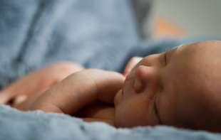 Koliko sna je potrebno bebi tokom dana? Raspored prema uzrastu
