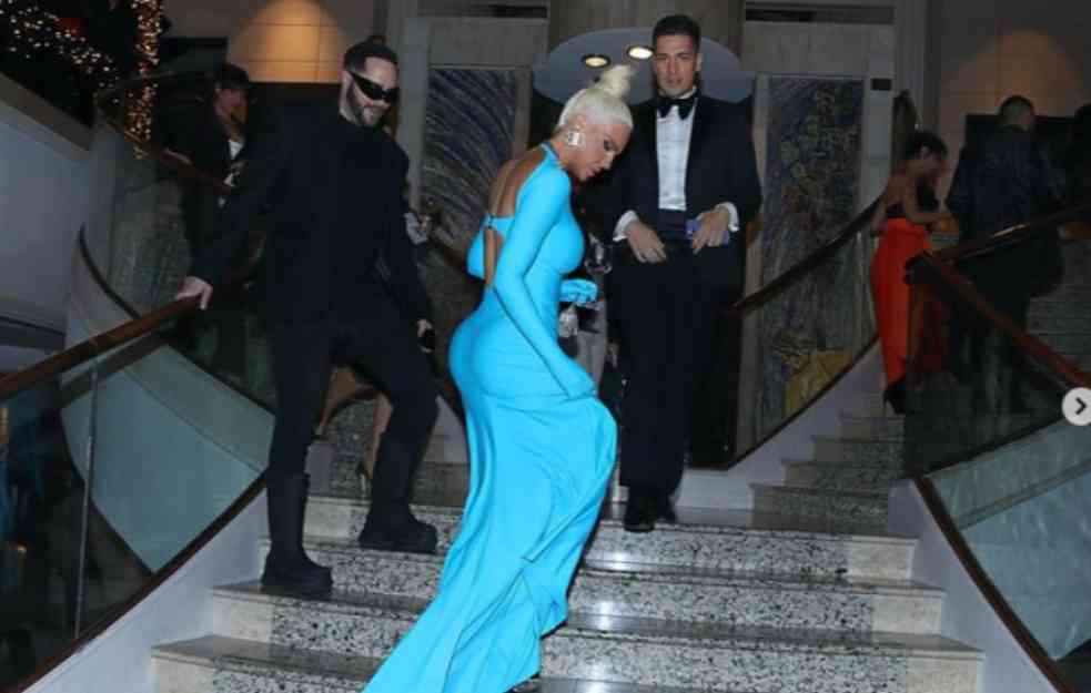 Jelena crvenim tepihom prošetala u PLAVOJ USKOJ HALJINI, STAJLINGOM ODUŠEVILA