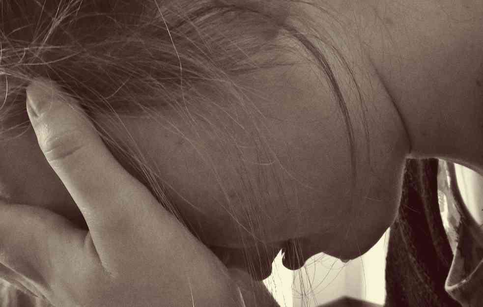 UŽAS U DOBOJU: Rođenu sestru (13) više puta silovao