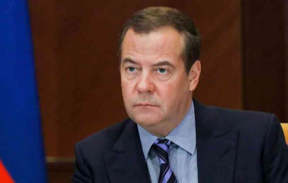 MEDVEDEV: Amerika ima istorijat napuštanja svojih prijatelja, a tako će biti i sa Ukrajinom