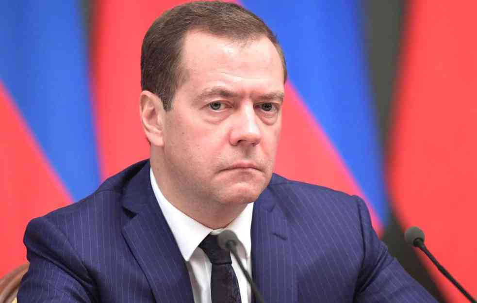 MEDVEDEV: Pregovori su za Zelenskog opasni