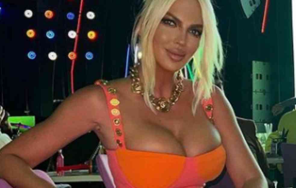 Jelena Karleuša ponovo zapalila mreže (FOTO, VIDEO)