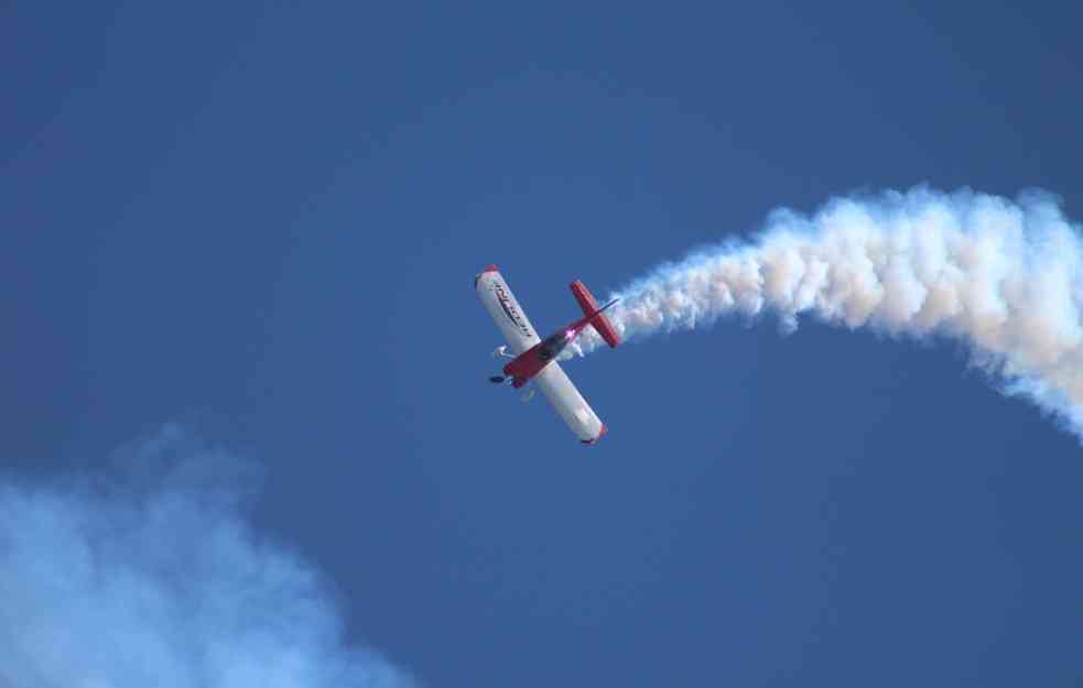 TEŠKE POVREDE PUTNIKA: Avion se srušio na dalekovod u Merilendu