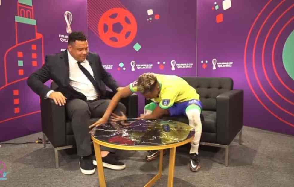 BIZARNO I SMEŠNO: Brazilski reprezentativac trljao noge Ronaldu (VIDEO)
