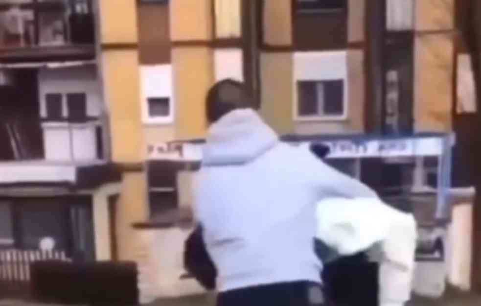 Užasan snimak vršnjačkog nasilja u Borči (VIDEO)
