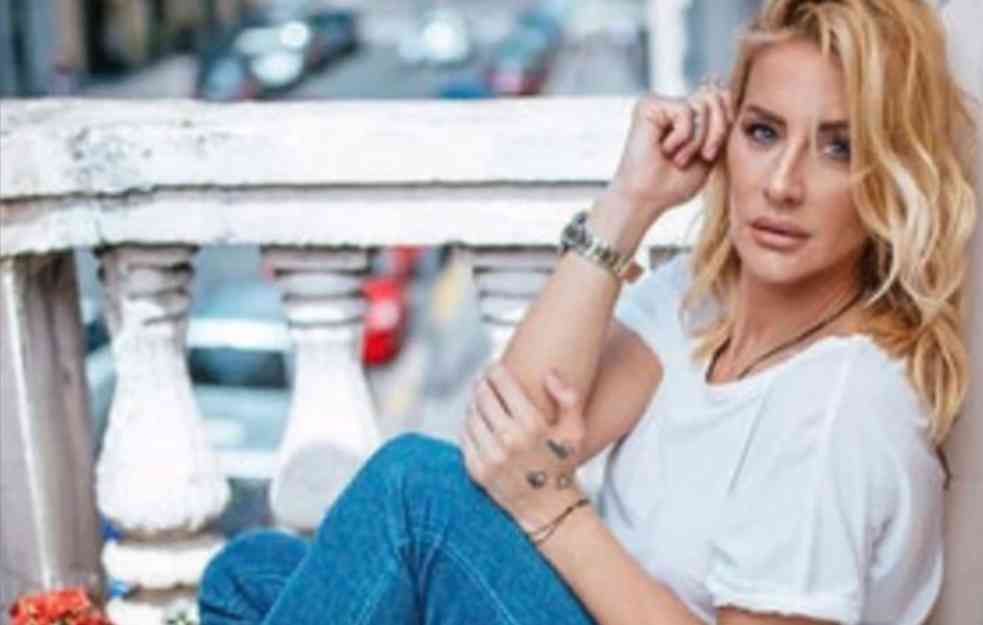 Milica Dabović u zagrljaju kuma Darka Lazića! Posle šokantnih izjava o njemu i njegovim porocima, usledilo pomirenje - grli ga uz poruku: 