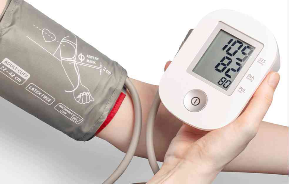 SAMO JEDAN JE ISPRAVAN NAČIN: Kako meriti krvni pritisak – da li može pomoću mobilnog telefona?