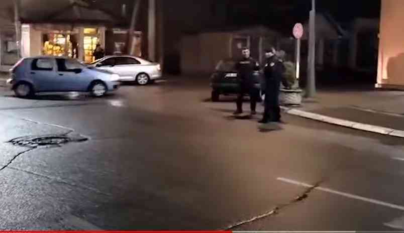 UŽIVO! OKUPACIJA SEVERA KOSMETA! Kurtijevi specijalci BLOKIRALI Mitrovicu, građani se okupljaju na ulicama, bačene DVE ŠOK BOMBE (VIDEO)