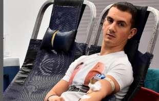 VELIKO HUMANO SRCE NAŠIH ZVEZDAŠA: Акција Црвено-бела крв је почела 26. пут!