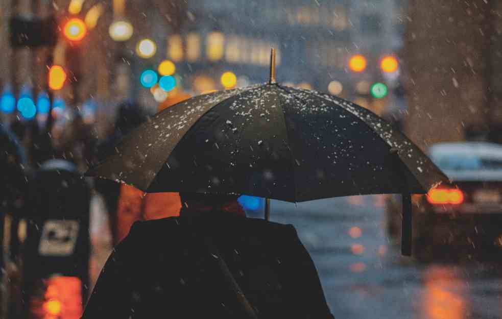 Upaljen METEO ALARM! Kiša moguća u ovim delovima Srbije, a evo kakvo vreme nas očekuje za vikend