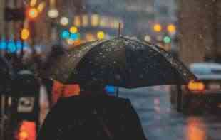 KIŠNA MODA NE MORA BITI DOSADNA: Stilski saveti za kreiranje idealnog izgleda za kišni dan