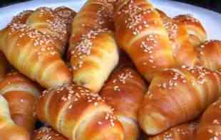TESTO MEKANO KAO DUŠA: Kiflice od krompira punjene sirom i šunkom (RECEPT)