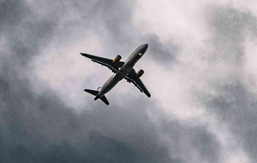 Zbog lošeg vremena londonski aerodromi otkazuju ili odlažu letove